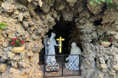 Basilique du Sacré-Cœur 敷地内の聖母像