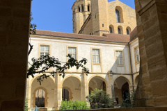 Basilique du Sacré-Cœur中庭