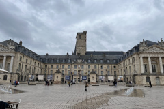 旧ブルゴーニュ公宮殿