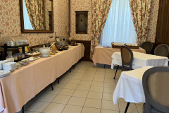 朝食のブッフェ